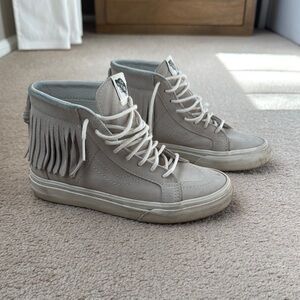 Vans women’s size 5.5. Fringed High-Top Sneakers in Gray